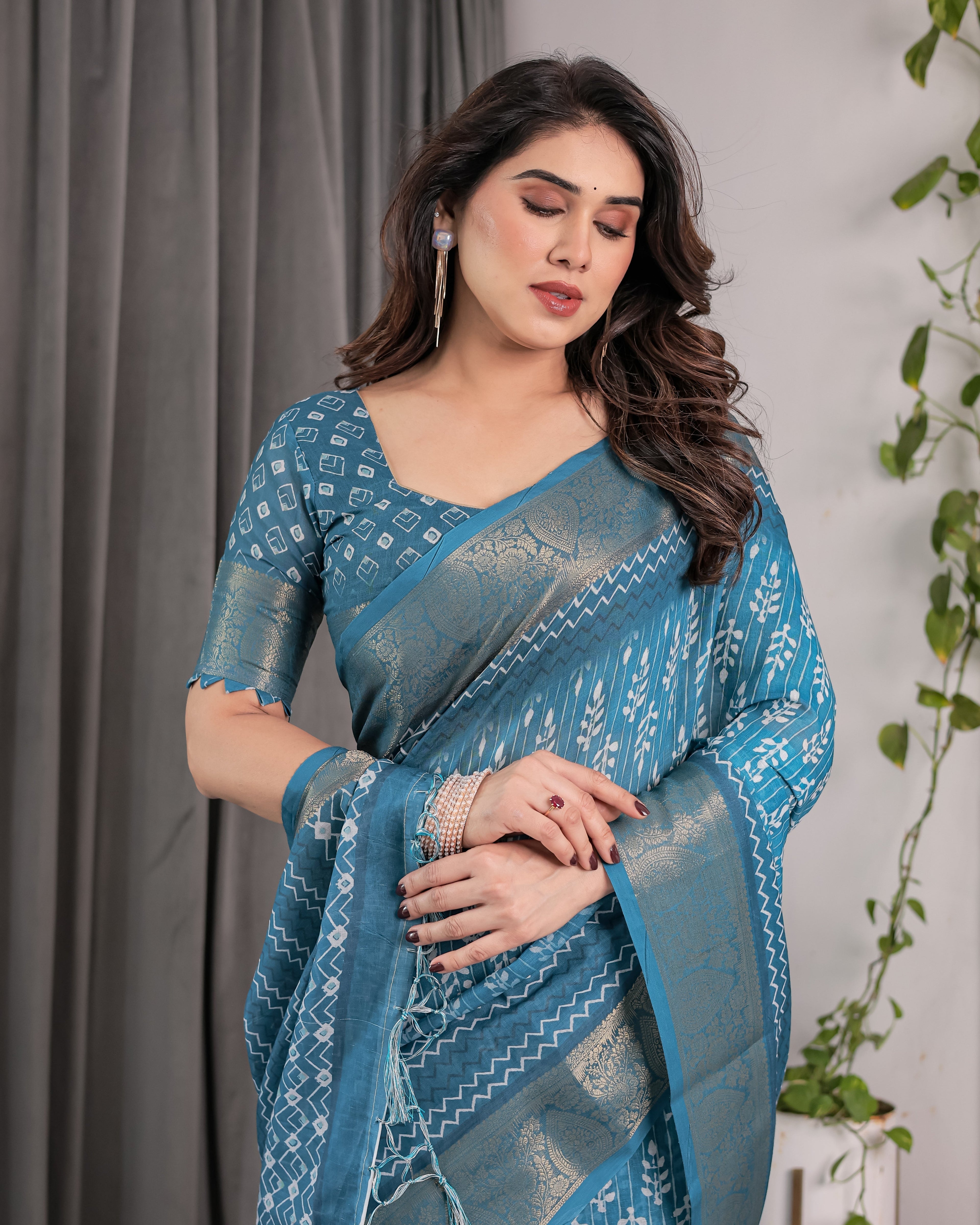 Teal Blue Handloom Linen Saree with White Ethnic Motifs & Zari Border | Artistic Pallu & Tassel Finish | 5.5m Saree + 0.8m Blouse