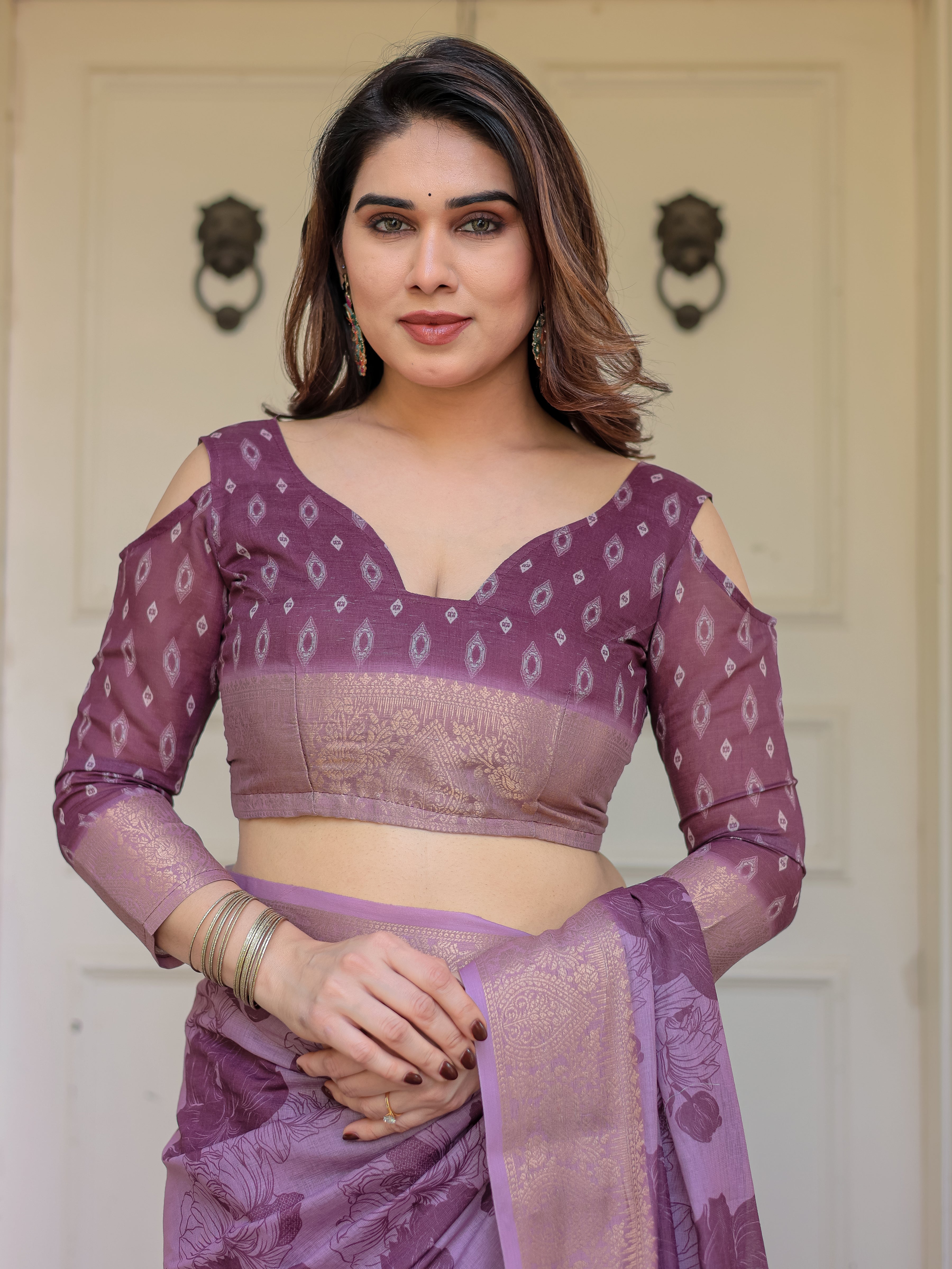 Wine Purple Handloom Cotton Floral Printed Saree with Zari Border & Tassels – Traditional Festive Wear