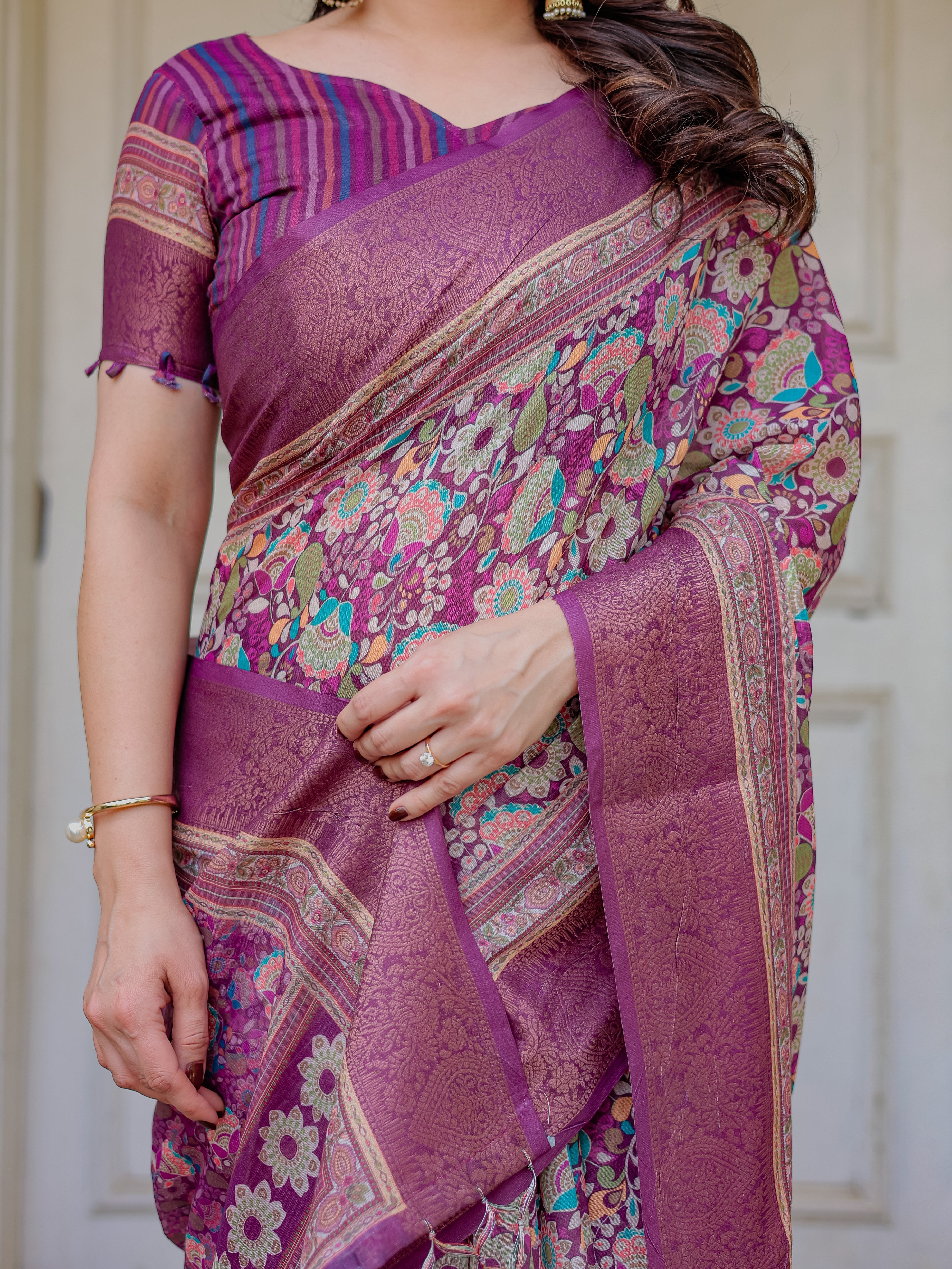 Wine Purple Multicolor Floral Woven Saree with Antique Zari Border & Rich Designer Pallu – Festive Ethnic Wear