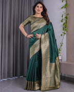 Emerald Green Pure Kanjivaram Silk Saree with Rich Golden Zari Weave & Blouse Piece – 5.5m Saree + 0.8m Blouse