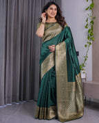 Emerald Green Pure Kanjivaram Silk Saree with Rich Golden Zari Weave & Blouse Piece – 5.5m Saree + 0.8m Blouse