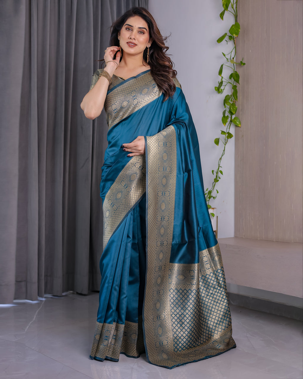 Teal Blue Pure Kanjivaram Silk Saree with Antique Golden Zari Border & Blouse – 5.5m Saree + 0.8m Blouse Piece