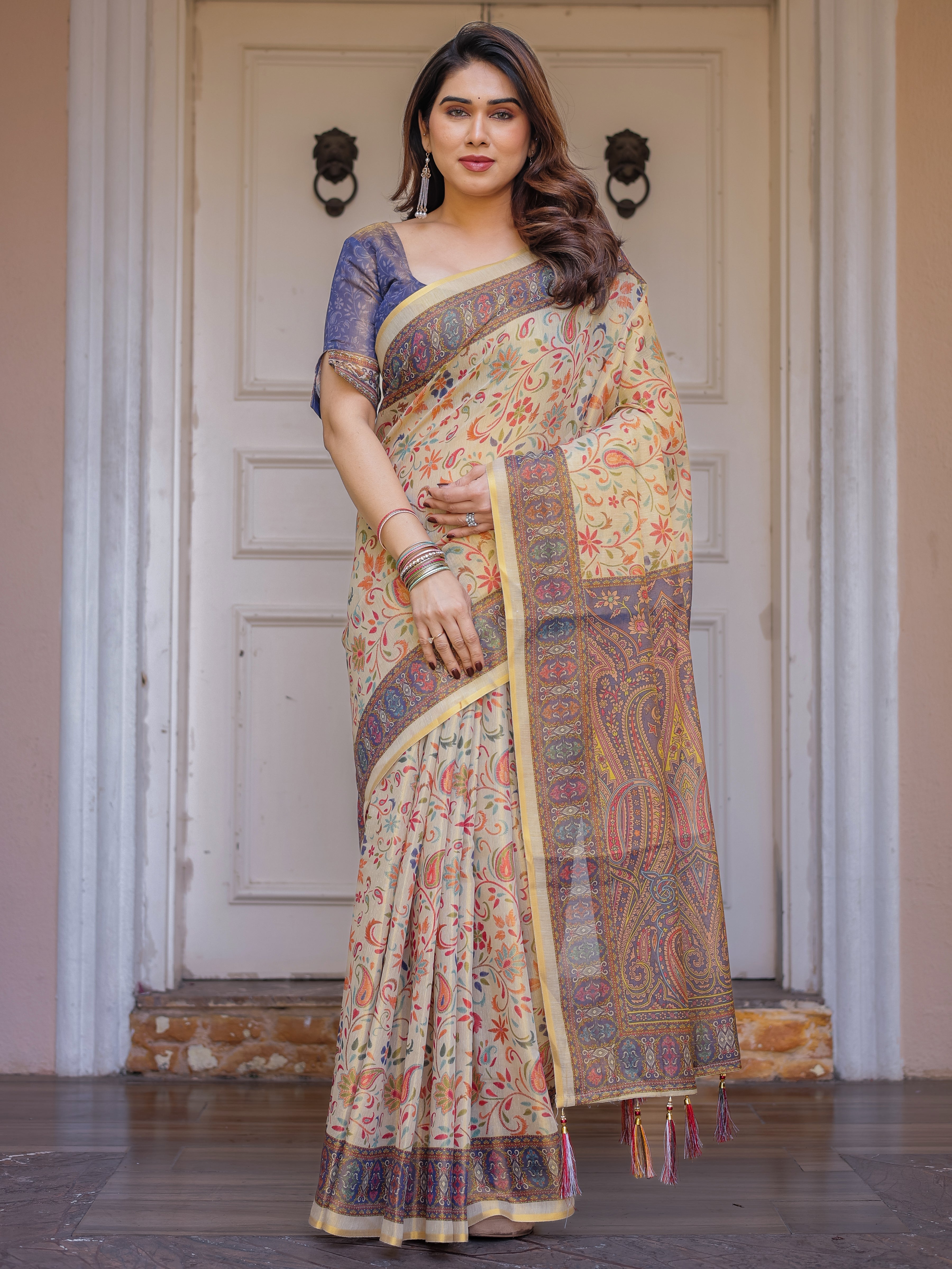 Cream & Navy Blue Floral Paisley Printed Handloom Cotton Saree with Heritage Border & Tassels – Festive Ethnic Wear