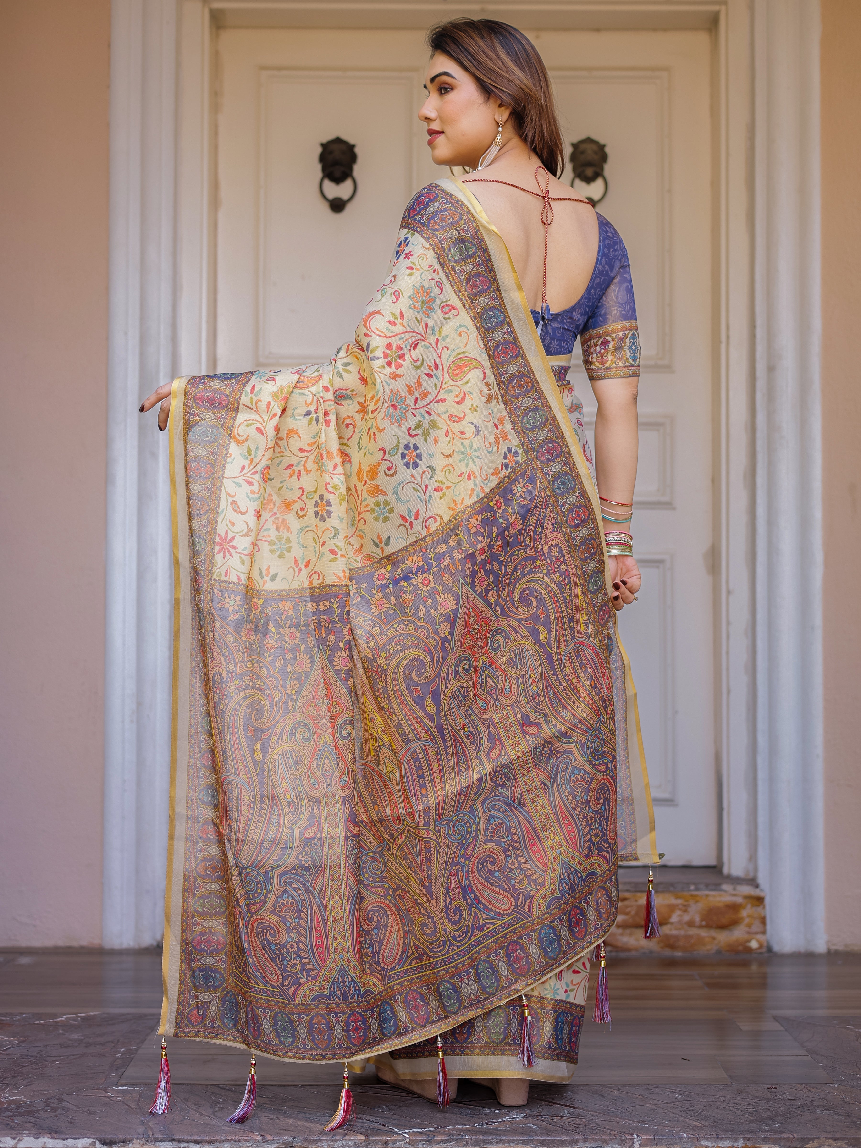 Cream & Navy Blue Floral Paisley Printed Handloom Cotton Saree with Heritage Border & Tassels – Festive Ethnic Wear