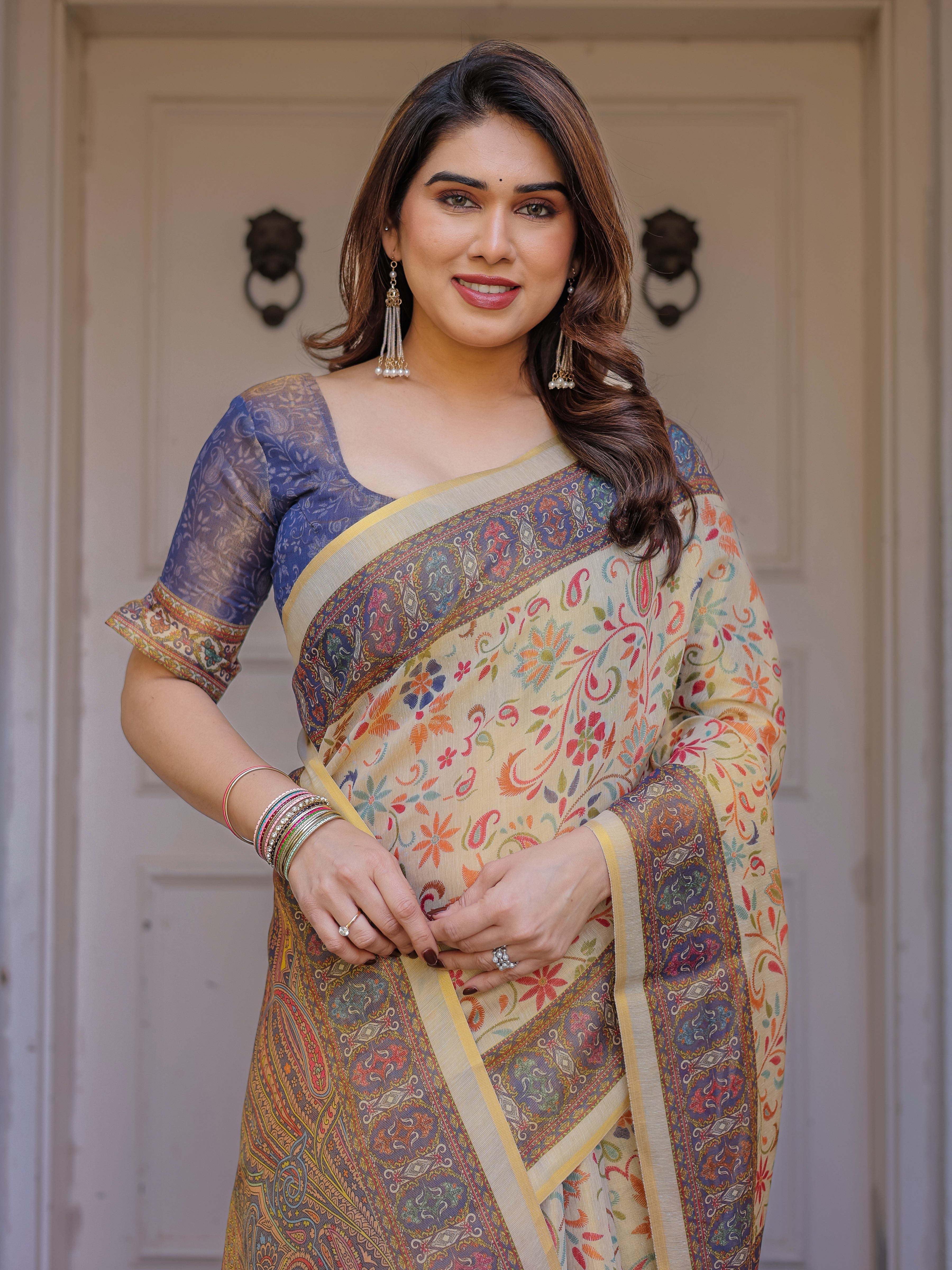 Cream & Navy Blue Floral Paisley Printed Handloom Cotton Saree with Heritage Border & Tassels – Festive Ethnic Wear