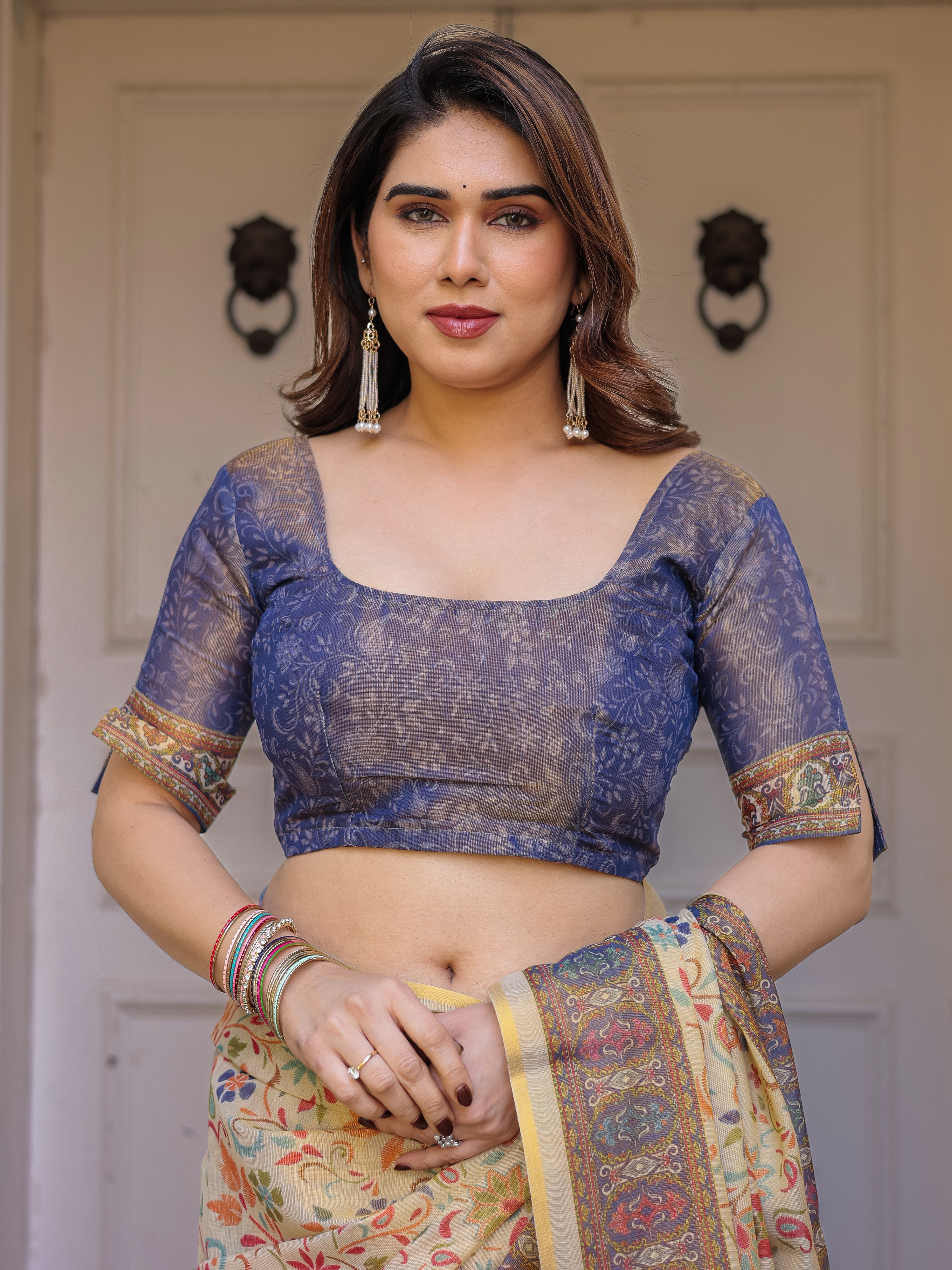 Cream & Navy Blue Floral Paisley Printed Handloom Cotton Saree with Heritage Border & Tassels – Festive Ethnic Wear