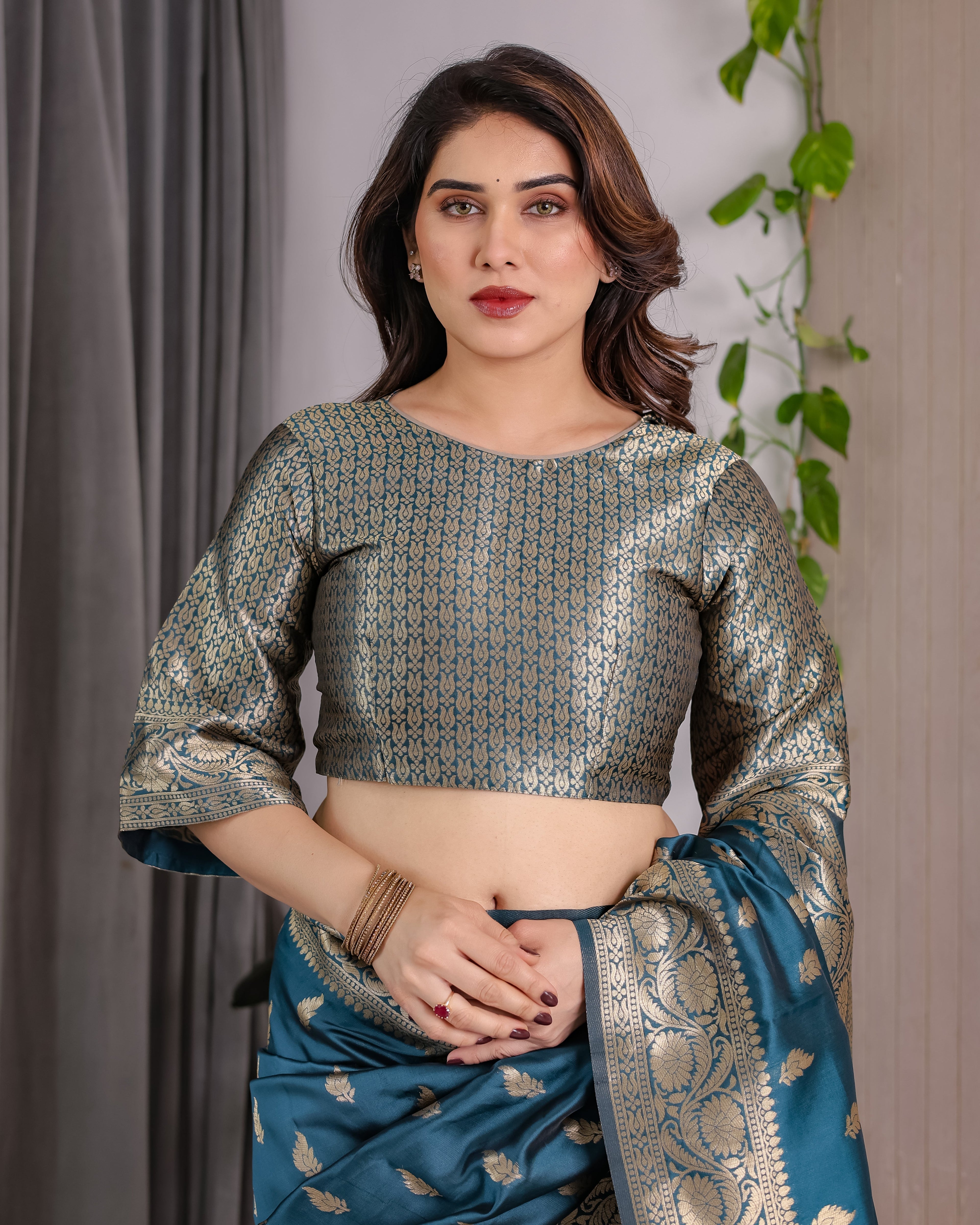Peacock Blue Pure Kanjivaram Silk Saree with Gold Leaf Motifs & Ornate Floral Zari Border – 5.5m Saree + 0.8m Blouse Piece