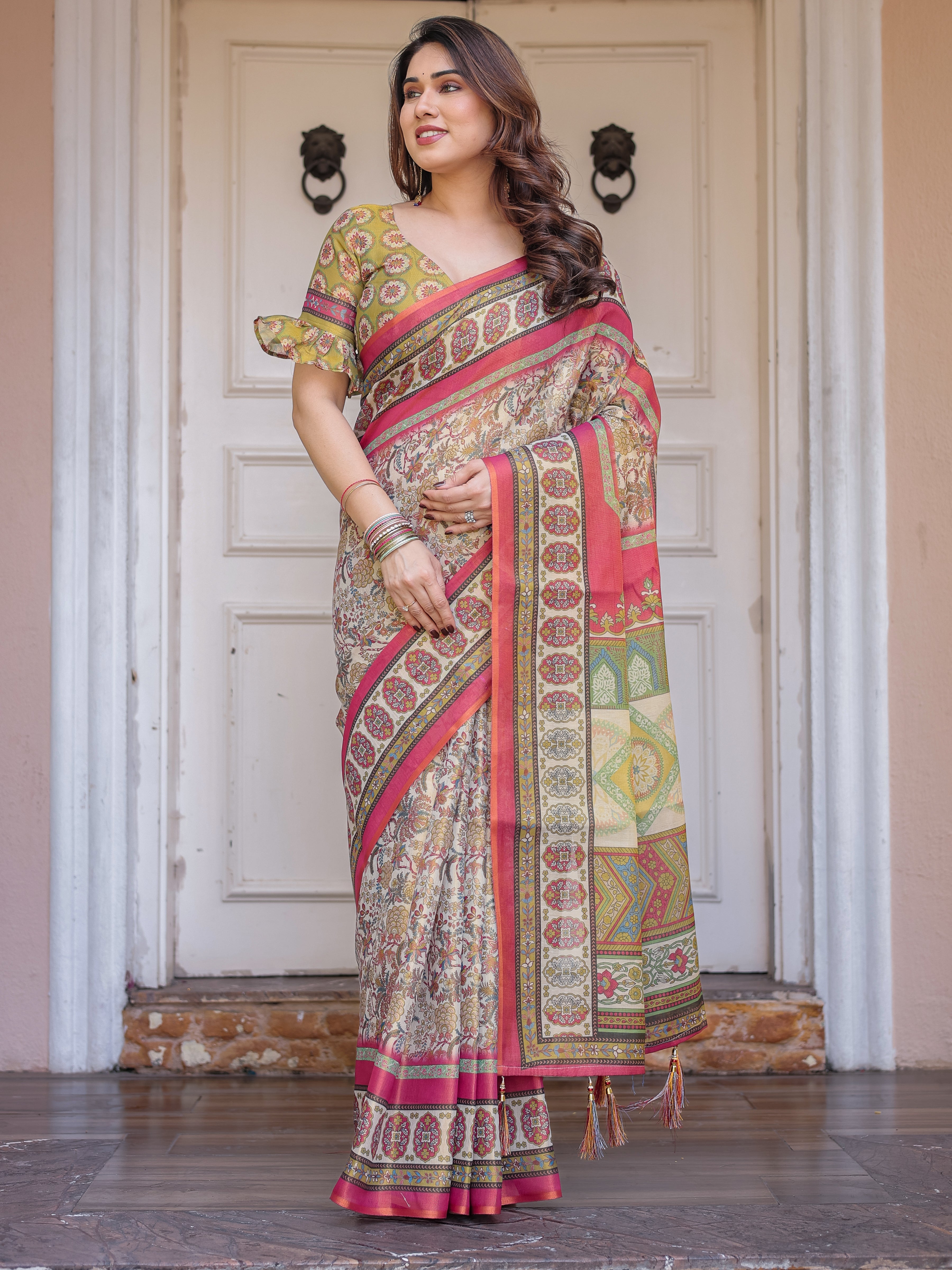 Cream & Pink Floral Heritage Printed Handloom Cotton Saree with Traditional Border & Tassels – Elegant Festive Wear