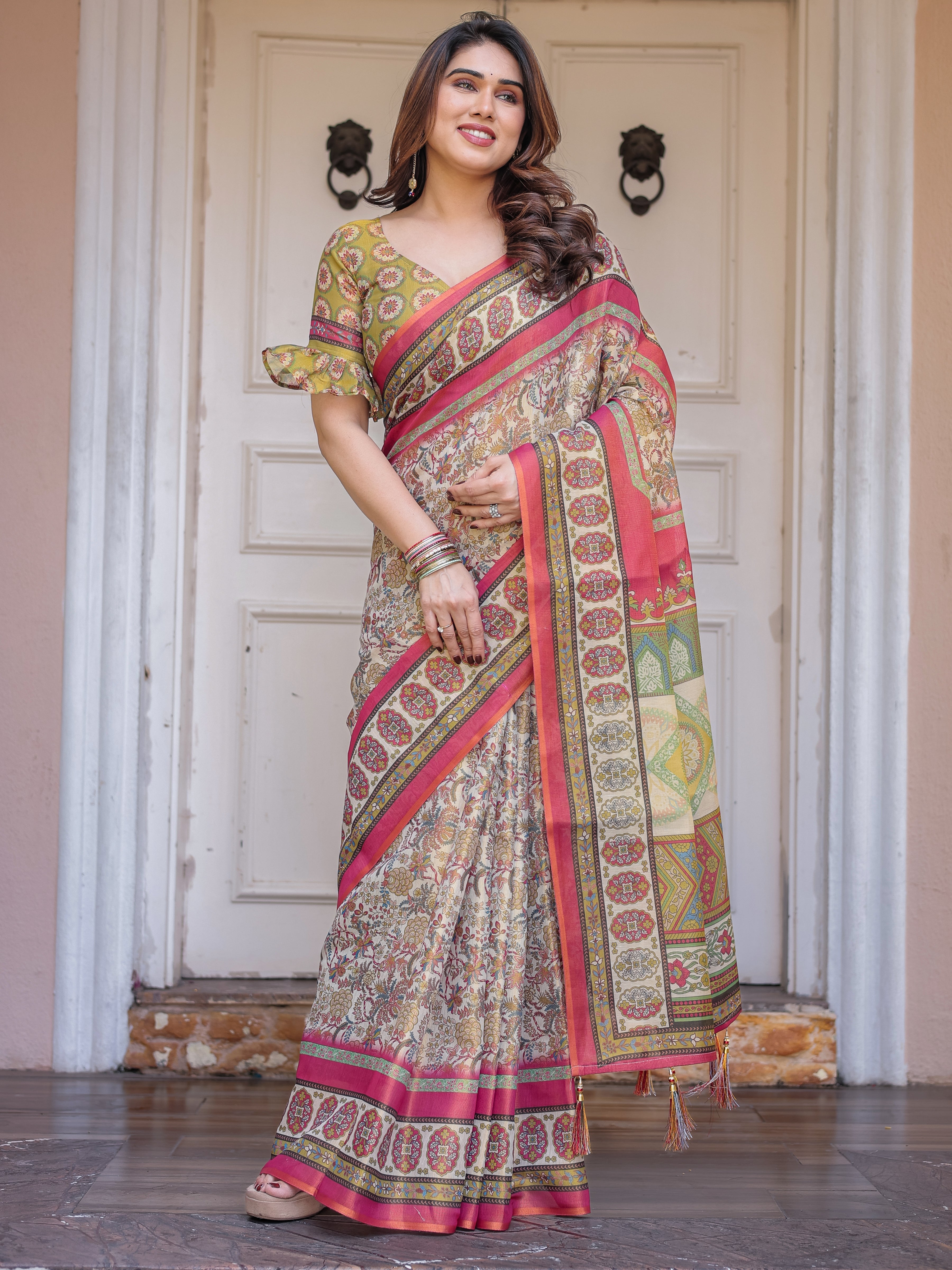 Cream & Pink Floral Heritage Printed Handloom Cotton Saree with Traditional Border & Tassels – Elegant Festive Wear
