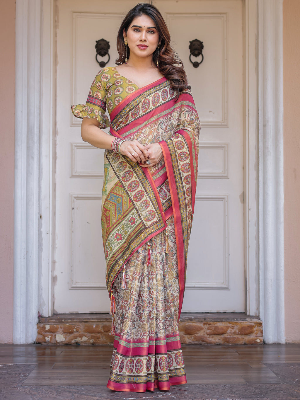 Cream & Pink Floral Heritage Printed Handloom Cotton Saree with Traditional Border & Tassels – Elegant Festive Wear