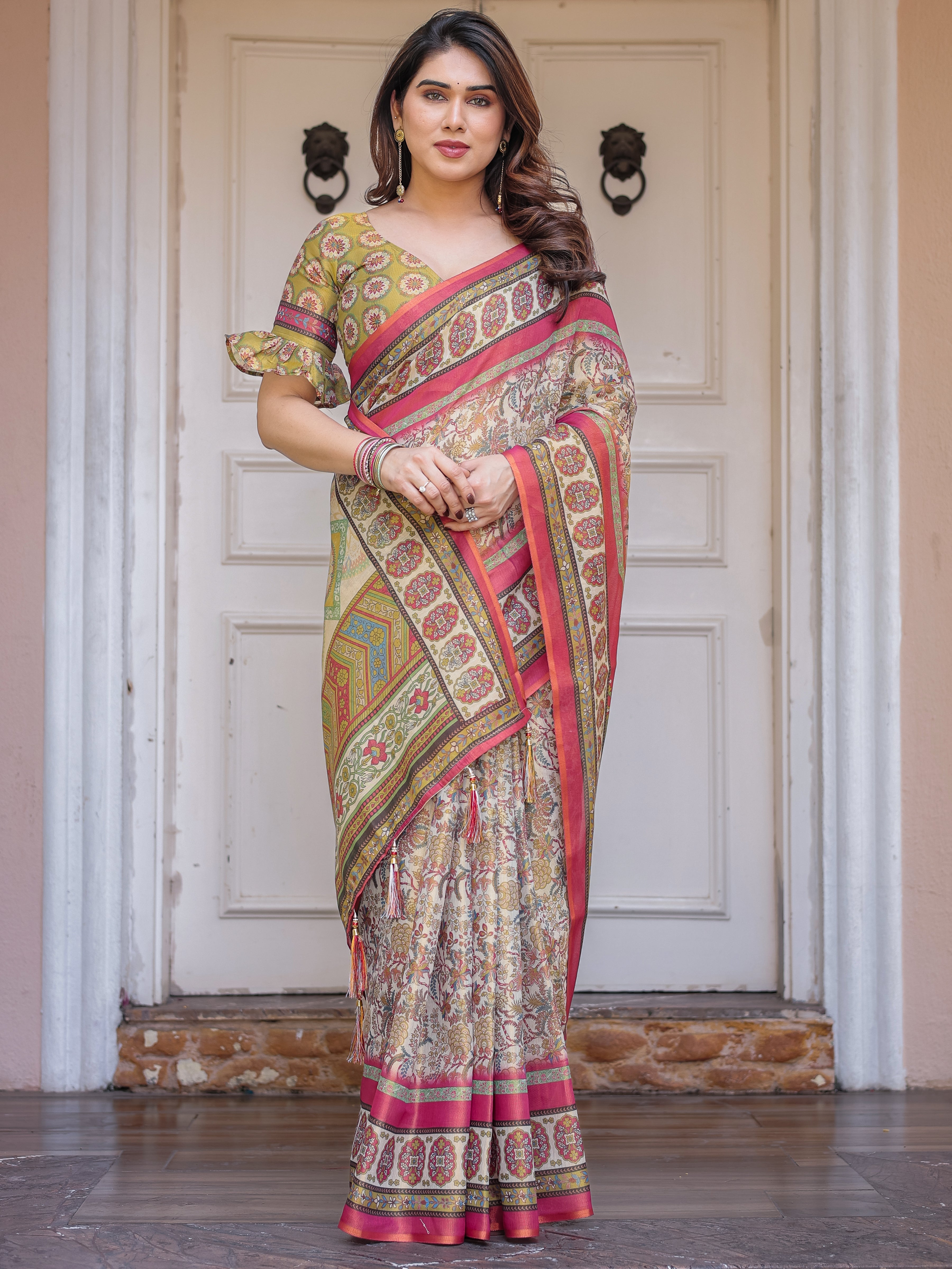 Cream & Pink Floral Heritage Printed Handloom Cotton Saree with Traditional Border & Tassels – Elegant Festive Wear