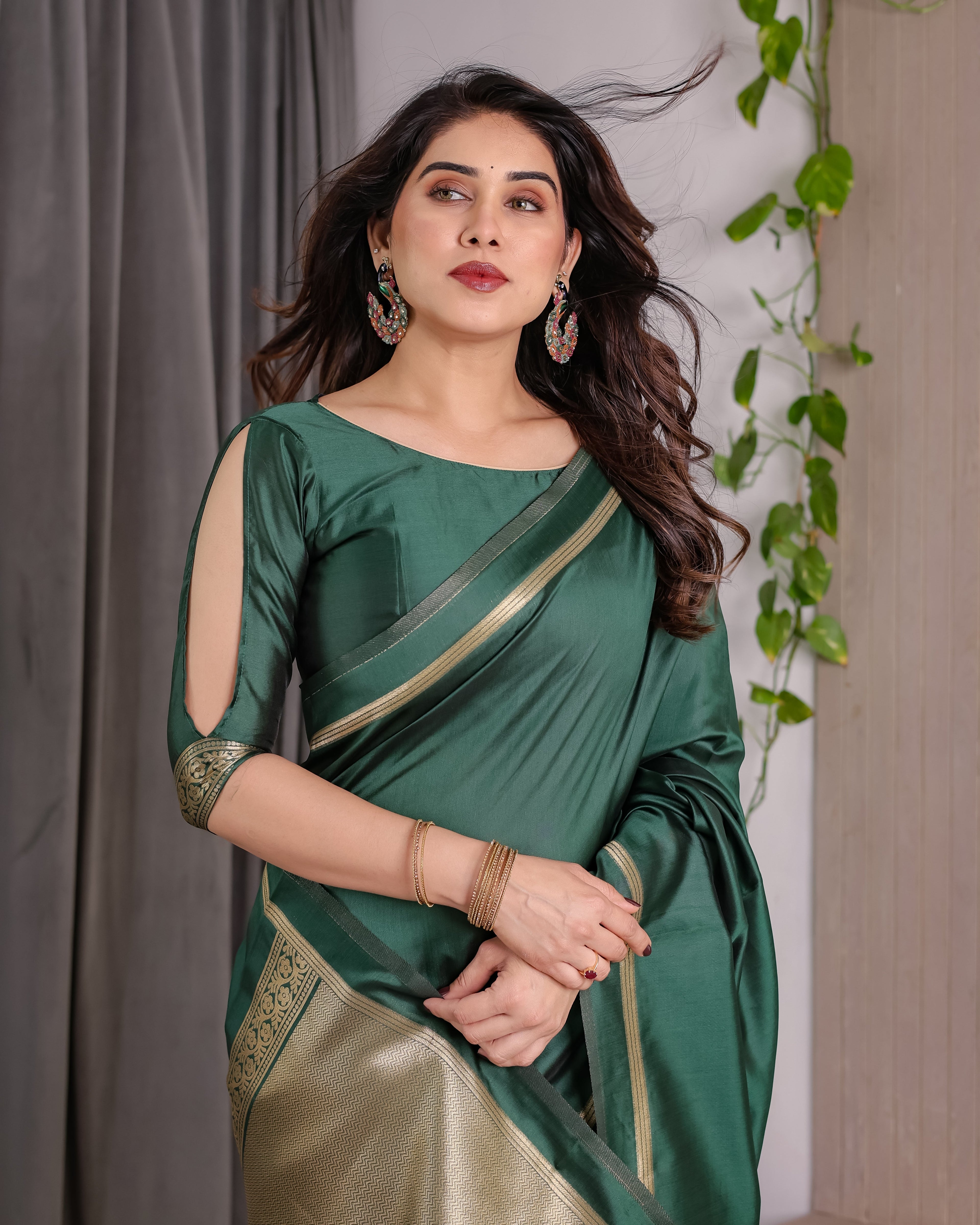 Emerald Green Soft Kanjivaram Silk Saree with Golden Zari Border & Rich Pallu | 5.5m Saree + 0.8m Blouse Piece