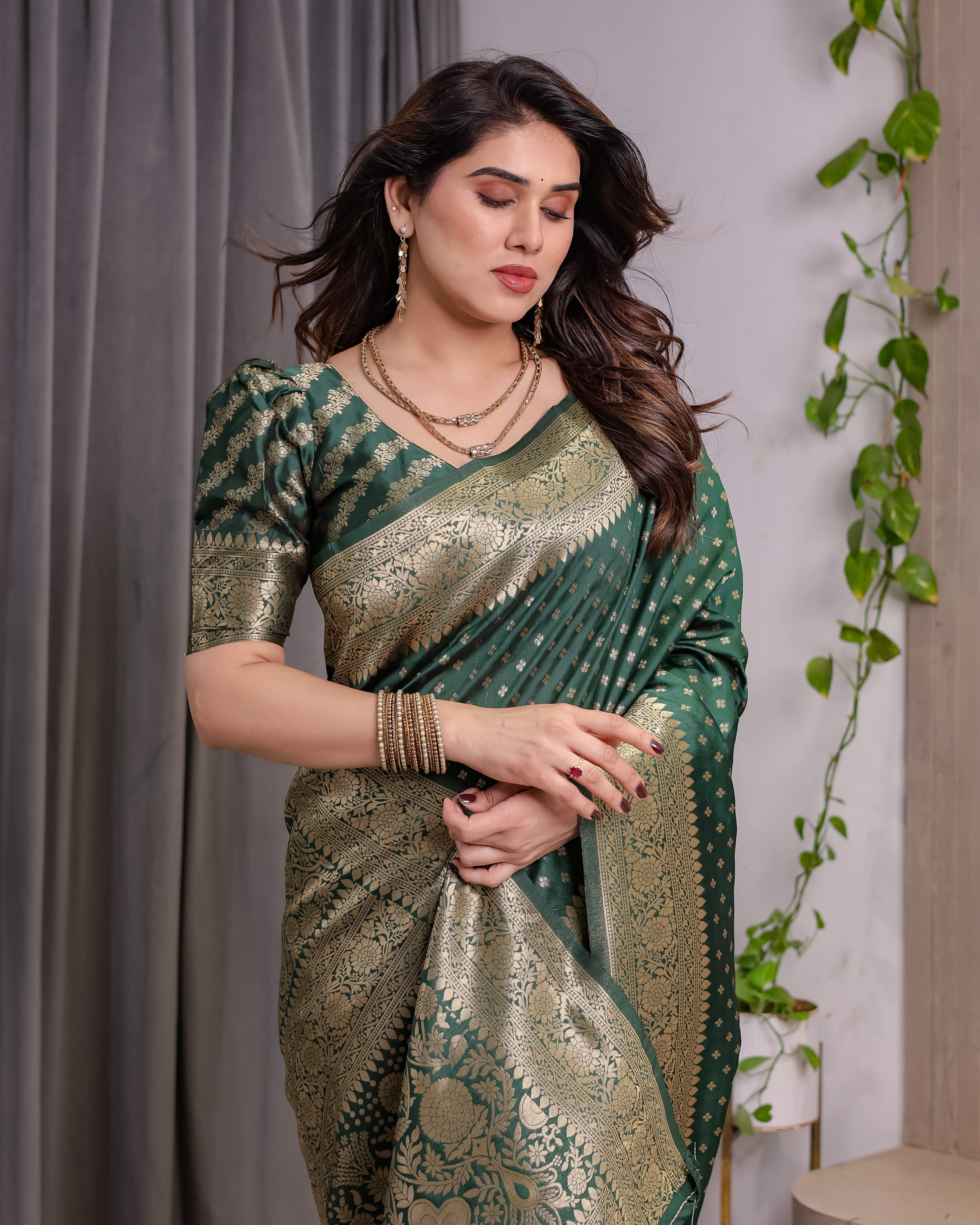 Bottle Green Pure Kanjivaram Silk Saree with Rich Golden Zari Weaving & Traditional Floral Pallu | 5.5m Saree + 0.8m Blouse