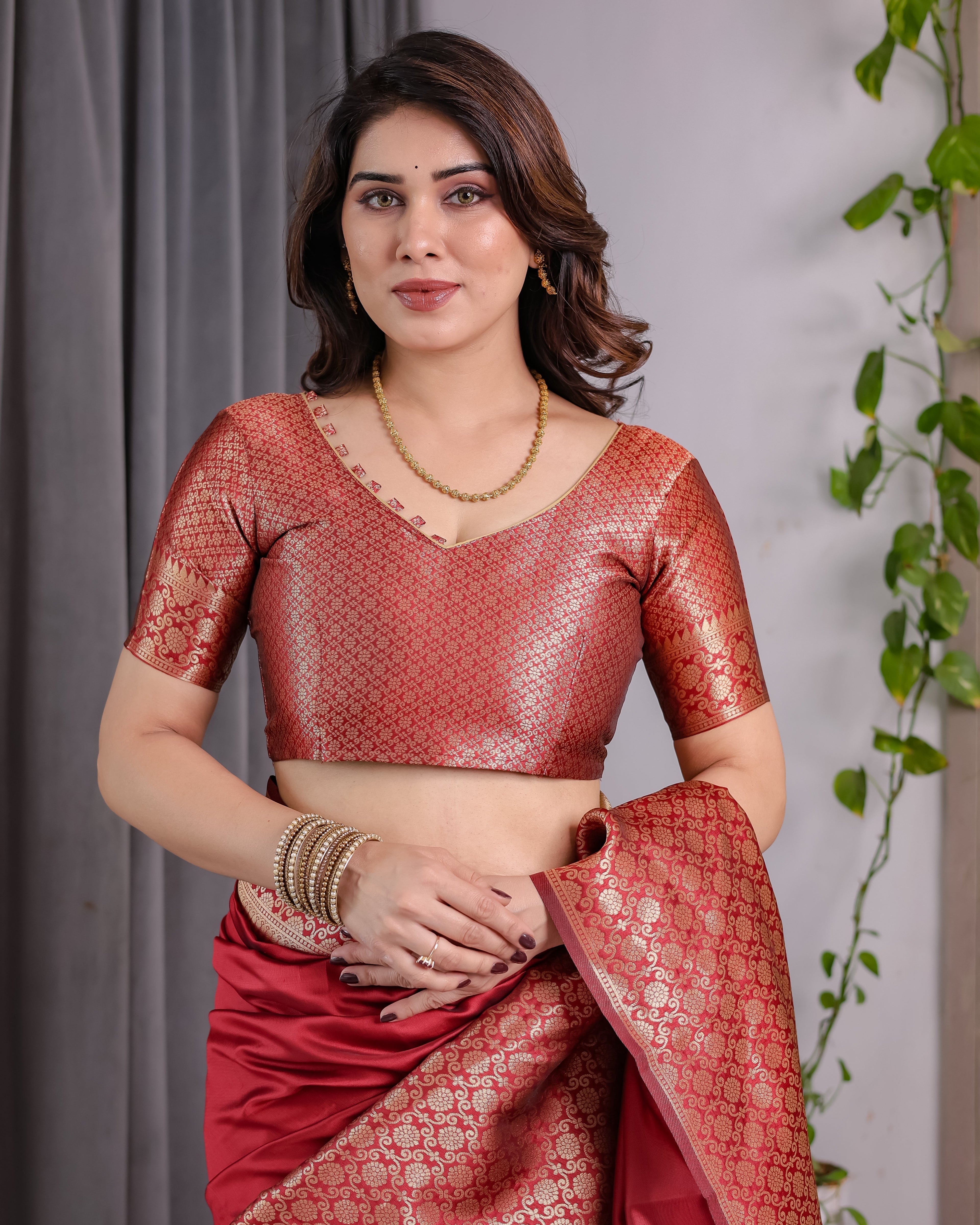 Brick Red Pure Kanjivaram Silk Saree with Golden Jacquard Weaving & Designer Blouse | 5.5m Saree + 0.8m Blouse Piece