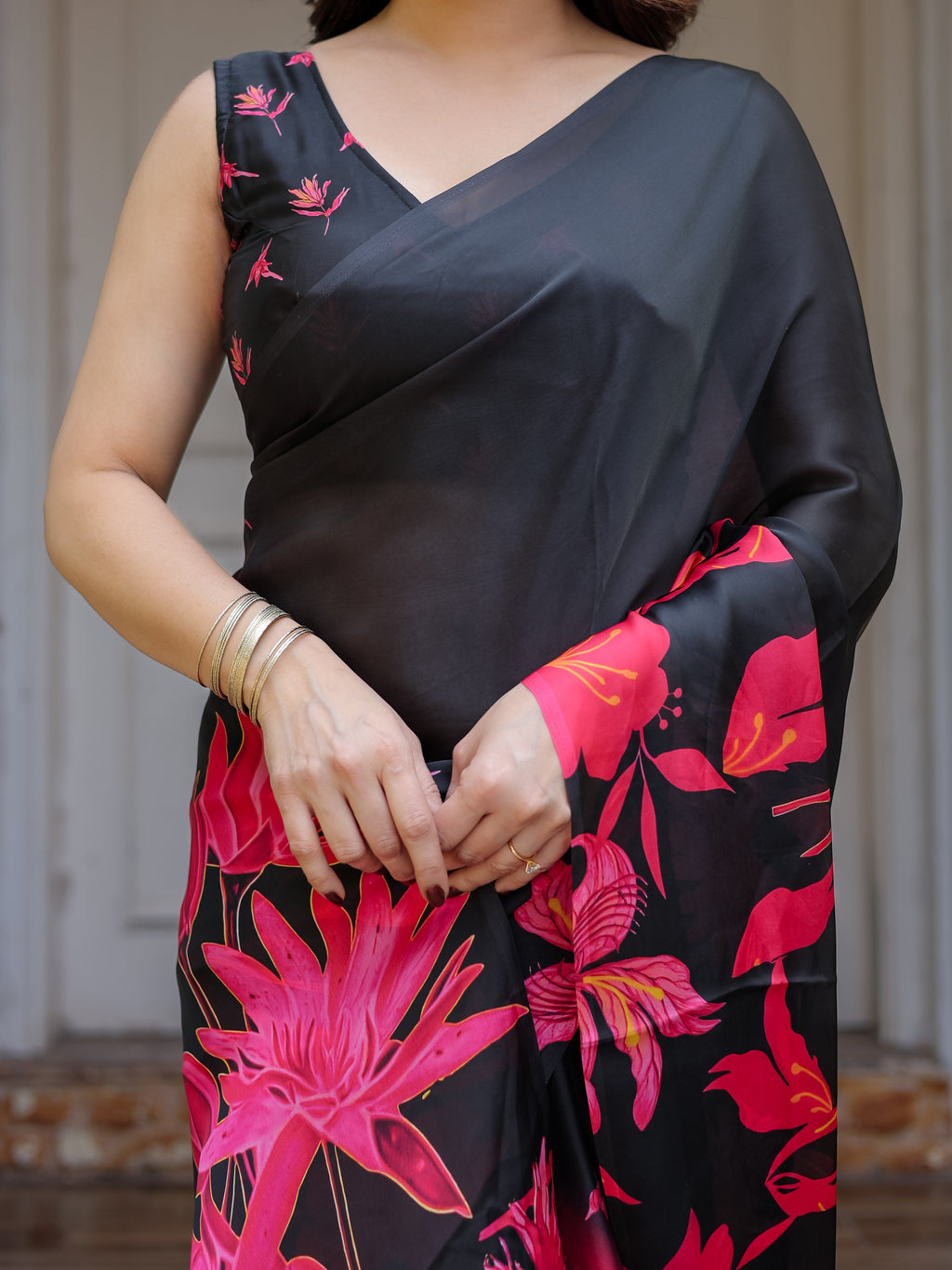 Black & Hot Pink Floral Printed Satin Georgette Saree with Matching Blouse – Statement Party & Evening Wear