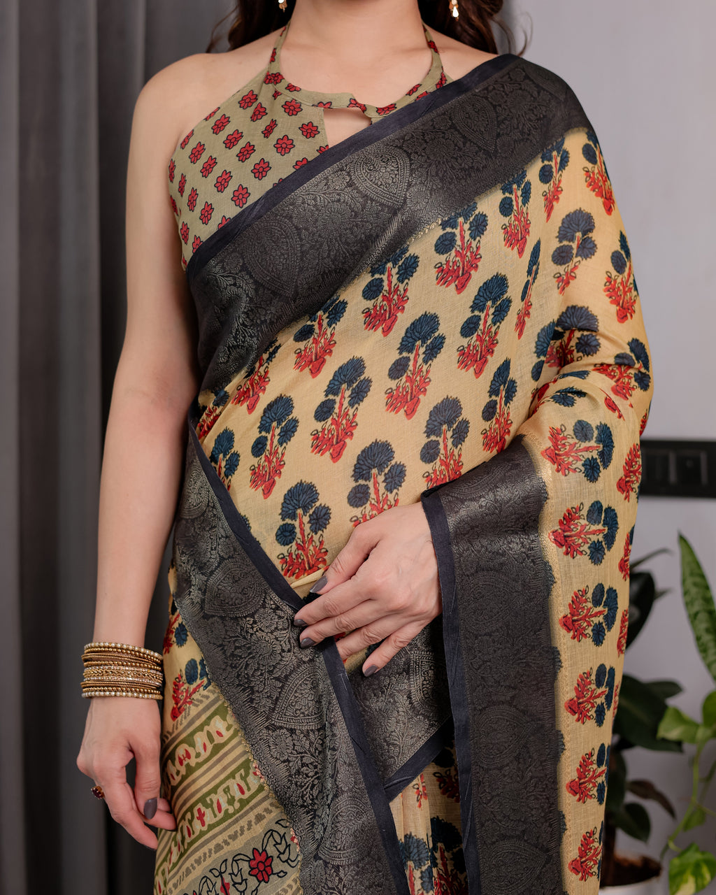 Beige Handloom Linen Saree with Red-Blue Floral Buttas & Ethnic Pallu | Antique Black Zari Border & Tassels | Attached Blouse | 5.5m Saree + 0.8m Blouse