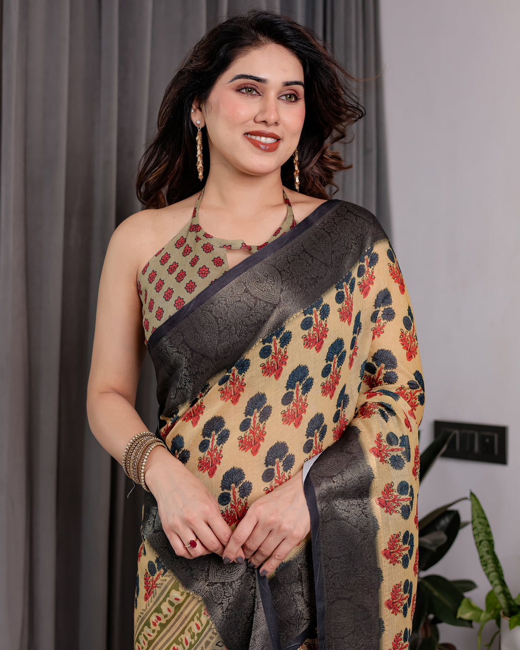 Beige Handloom Linen Saree with Red-Blue Floral Buttas & Ethnic Pallu | Antique Black Zari Border & Tassels | Attached Blouse | 5.5m Saree + 0.8m Blouse